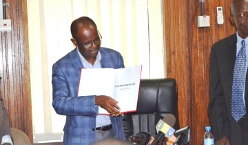WAZIRI MBARAWA ATANGAZA RASMI SHERIA MPYA YA RELI TANZANIA