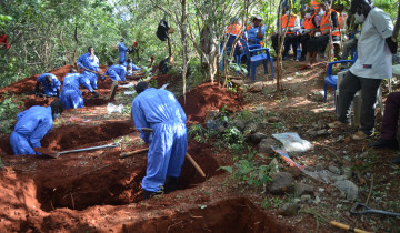 ​ZOEZI LA KUHAMISHA MAKABURI KUONGEZA KASI YA MRADI WA SGR MORO -MAKUTUPORA