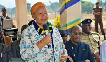 ​MKUU WA MKOA WA KILIMANJARO AZINDUA RASMI KAMPENI YA UELEWA KUEPUSHA AJALI KATIKA RELI MKOANI KILIMANJARO