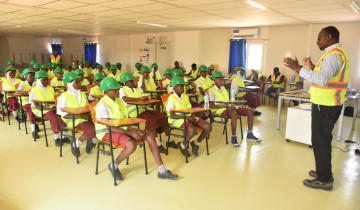 SHULE YA MSINGI ITIGI RELI YAHAMASISHA SHULE NYINGINE KUTEMBELEA MRADI WA SGR ILI KUJIFUNZA ZAIDI