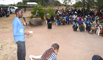 WANANCHI MWANZA WAIPOKEA KAMPENI YA UELEWA KUHUSU MRADI WA UJENZI WA SGR MWANZA - ISAKA