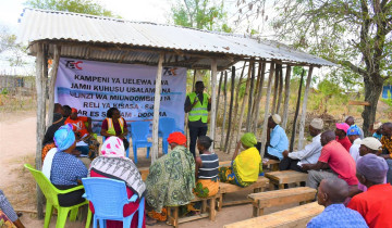 JAMII YA WAFUGAJI MOROGORO VIJIJINI YAPEWA ELIMU YA MATUMIZI SAHIHI YA VIVUKO KUEPUSHA UHARIBIFU WA MIUNDOMBINU YA SGR