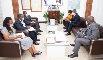 MKURUGENZI MKUU TRC AKUTANA NA BALOZI WA RWANDA KUJADILI MRADI WA SGR ISAKA - KIGALI
