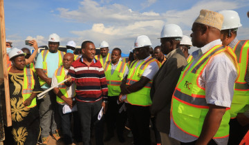 ​KAMATI YA BUNGE YA MIUNDOMBINU YATEMBELEA UJENZI WA SGR MWANZA – ISAKA, WAMPONGEZA RAIS SAMIA