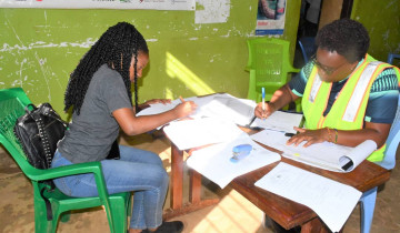 TRC YALIPA FIDIA KWA WANANCHI WALIOPISHA MRADI WA SGR, MOROGORO