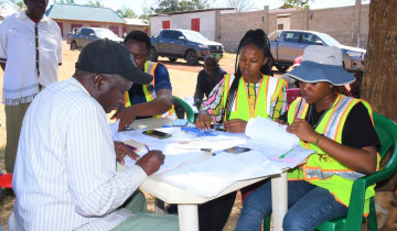 ​WANANCHI WALIOPISHA UJENZI WA SGR MWANZA – ISAKA WAENDELEA KULIPWA STAHIKI ZAO