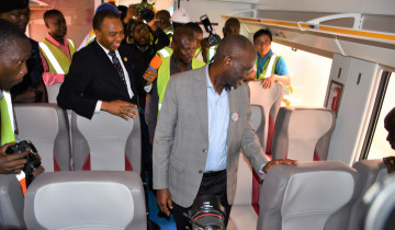 TRC YAPOKEA BEHEWA 14 MPYA ZA SGR KWAAJILI YA ABIRIA