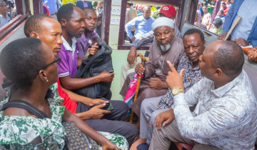 ​RC CHALAMILA APONGEZA HUDUMA YA TRENI ZA JIJINI DAR ES SALAAM