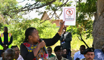 ​DC CHAMWINO ASISITIZA ULINZI WA MIUNDOMBINU YA SGR