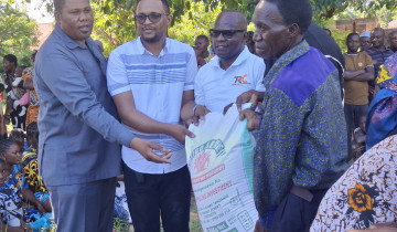 TRC MSTARI WA MBELE KUWASAIDIA WAHANGA WA MAFURIKO IFAKARA -MOROGORO